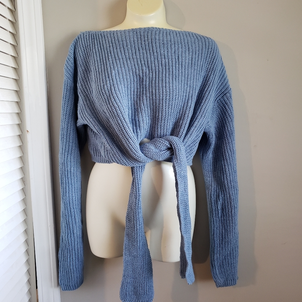 TIED FRONT CROPPED SWEATER